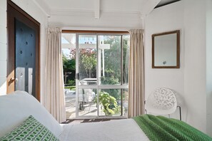 2 habitaciones, tabla de planchar con plancha y wifi gratis 