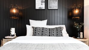 5 bedrooms, iron/ironing board, free WiFi, bed sheets