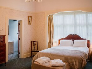 Habitación doble de lujo, 1 cama King size | Muebles diferentes, tabla de planchar con plancha y wifi gratis 