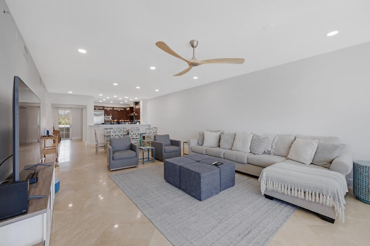 Oceanfront 3BR/2.5BA Mariner's Club Villa 324 with Oasis Pool, Marina, Game Room & More