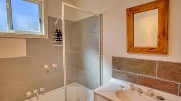 花灑/浴缸組合、風筒、提供毛巾