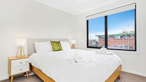 5 bedrooms, desk, iron/ironing board, free WiFi