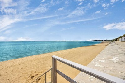 Waterfront Cottage Pasos a la playa privada!