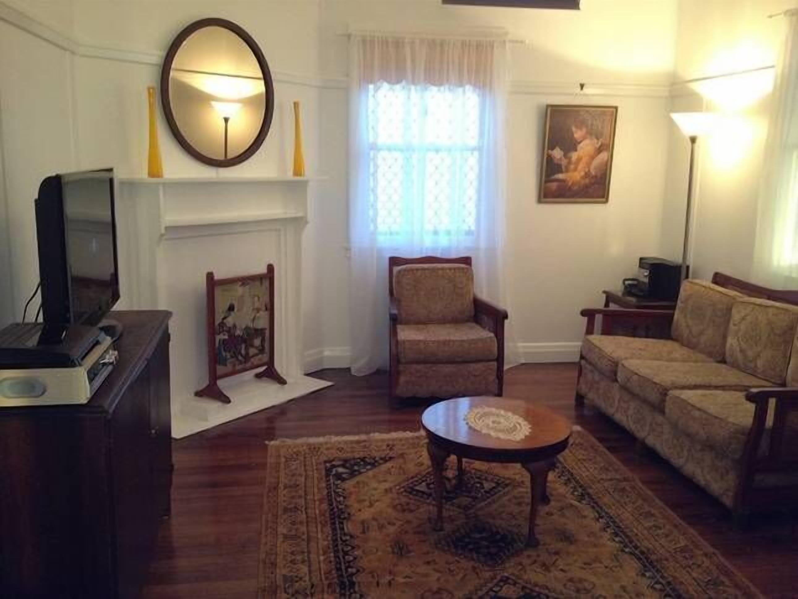 Manning House - family and pet friendly