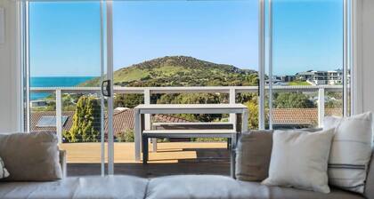 8 Davies St, Encounter Bay - Wi-Fi - Sea Views