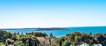 8 Davies St, Encounter Bay - Wi-Fi - Sea Views