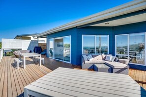 Outdoor dining - 8 Davies St, Encounter Bay - Wi-Fi - Sea Views (Encounter Bay)