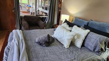 4 habitaciones, cuna de viaje, wifi gratis y ropa de cama