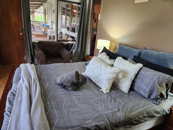 4 chambres, lit parapluie, Wi-Fi gratuit, draps fournis