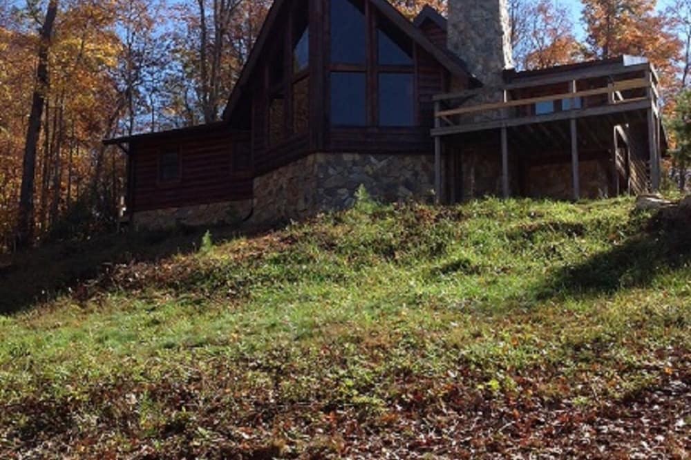 East Tennessee Large Mountain Log Cabin