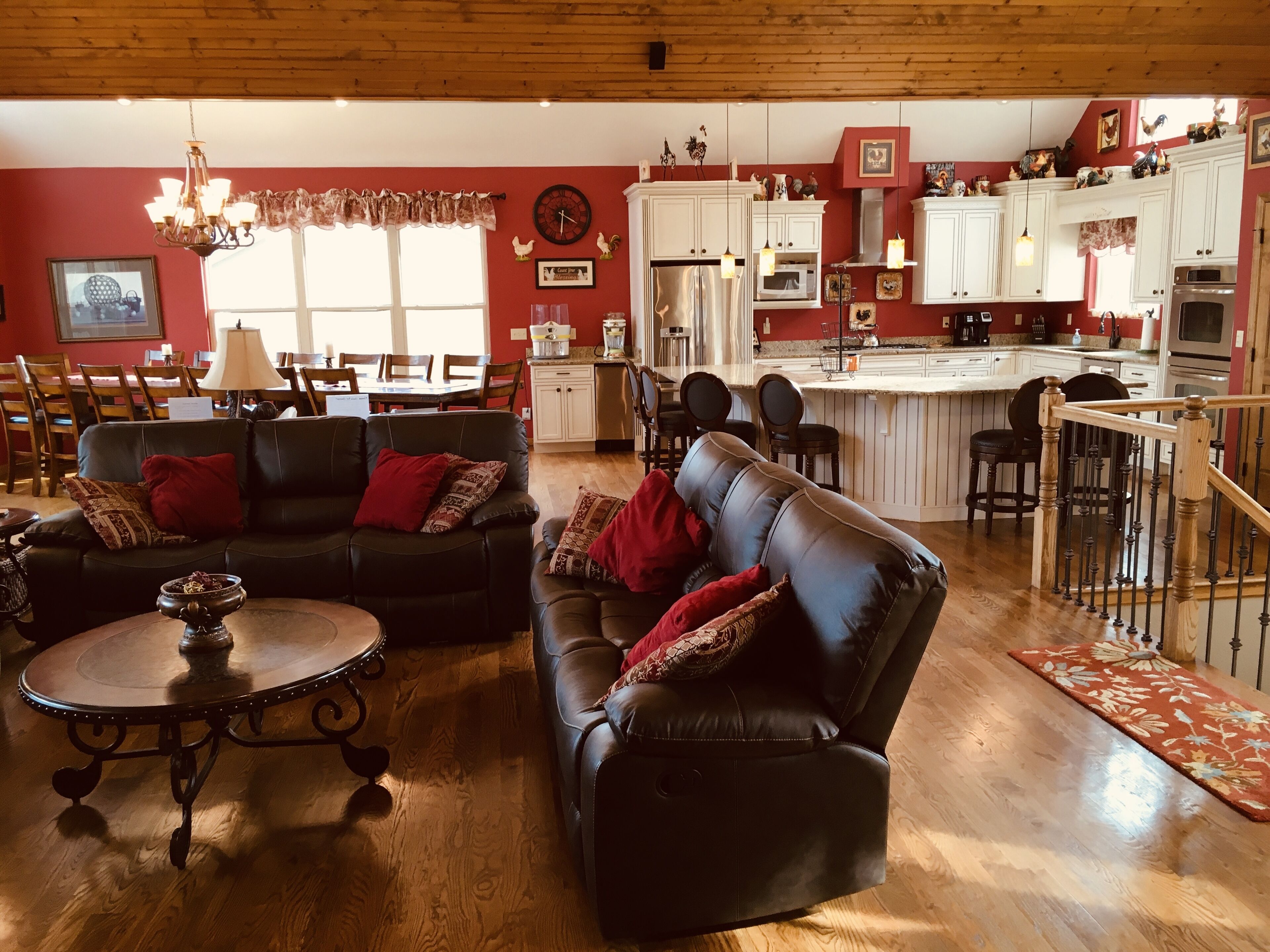 “Daydreamer” Huge Private Dock w/ 2 covered slips, HotTub, 2 Fire Pits,  9 TVs