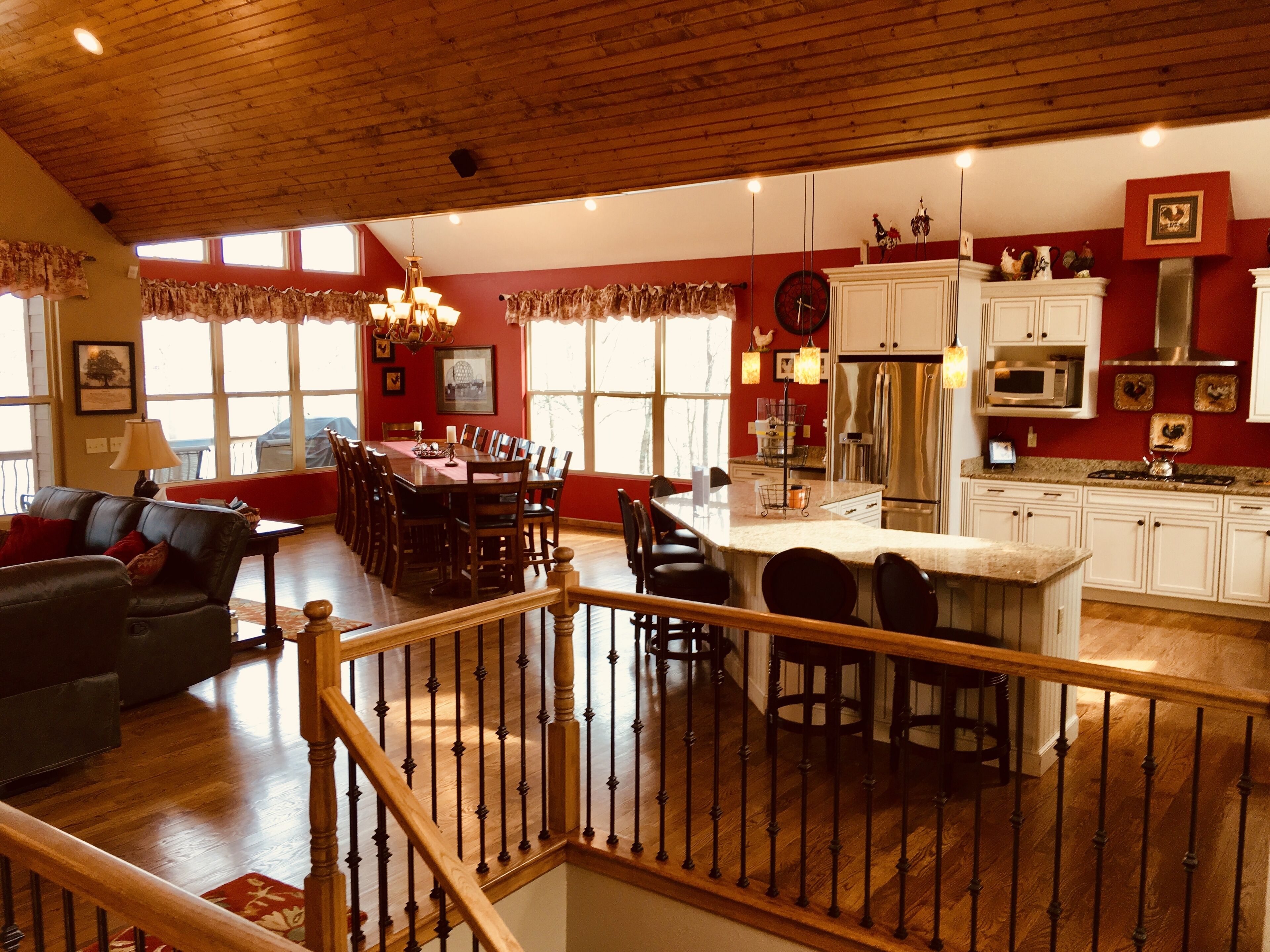 “Daydreamer” Huge Private Dock w/ 2 covered slips, HotTub, 2 Fire Pits,  9 TVs