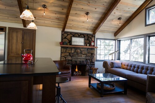 Mökki mäntyissä, taiteellisesti kunnostettu - upeat näkymät - viehättävä Green Mtn Falls