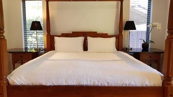 2 bedrooms, iron/ironing board, travel cot, WiFi