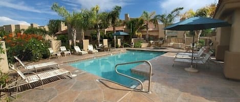 屋外プール、温水プール