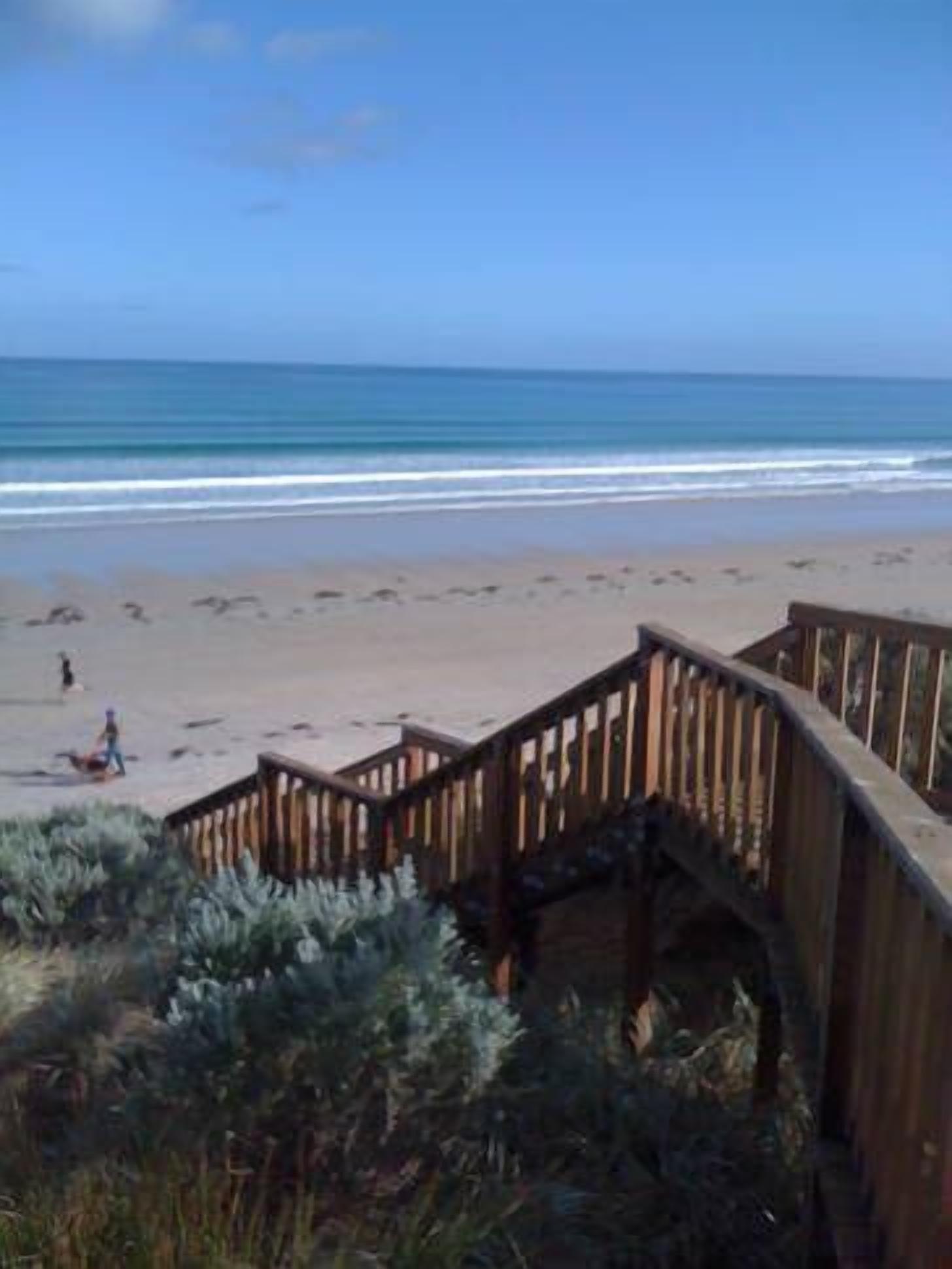 ~~~~~ BLUE WATERS ~~~~~ Sleeps 8 persons.   — image 19