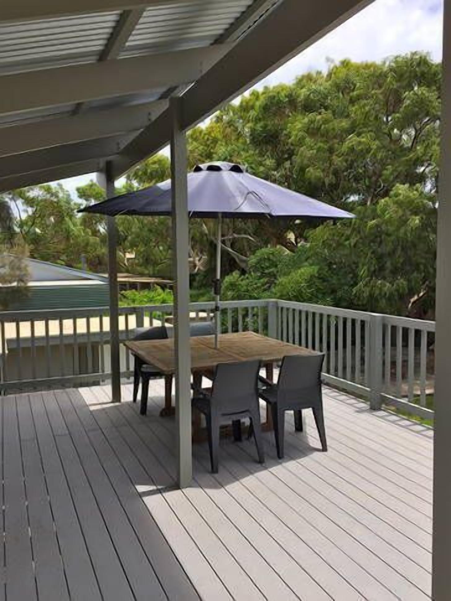 ~~~~~ BLUE WATERS ~~~~~ Sleeps 8 persons.   — image 13