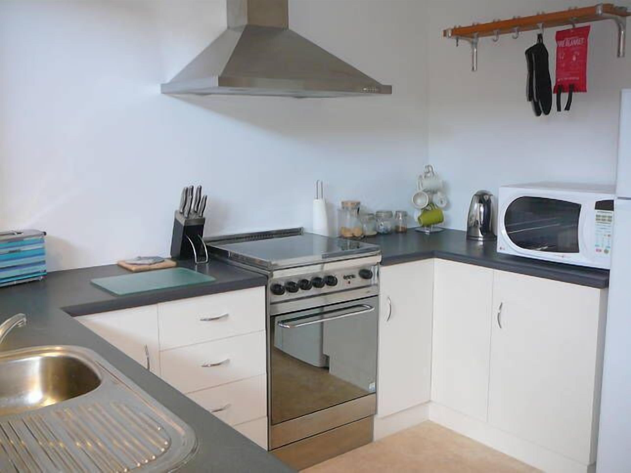 Sea Change @ Brighton\n2 min walk to beautiful Brighton Beach or Jetty Rd cafes — image 9