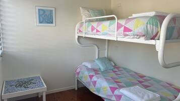 4 bedrooms, desk, iron/ironing board, free WiFi