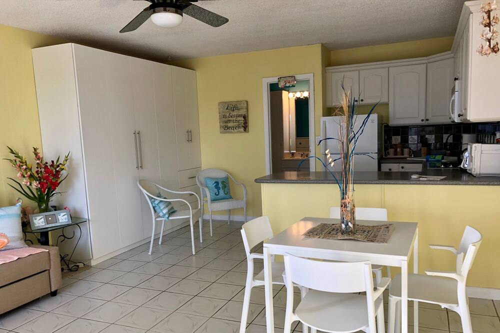 Lauderdale by the Sea Apartment