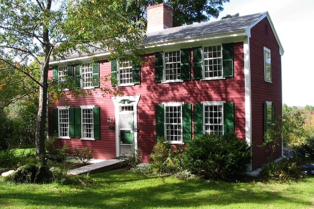 Historic Year Round Retreat - 3 day minimum
