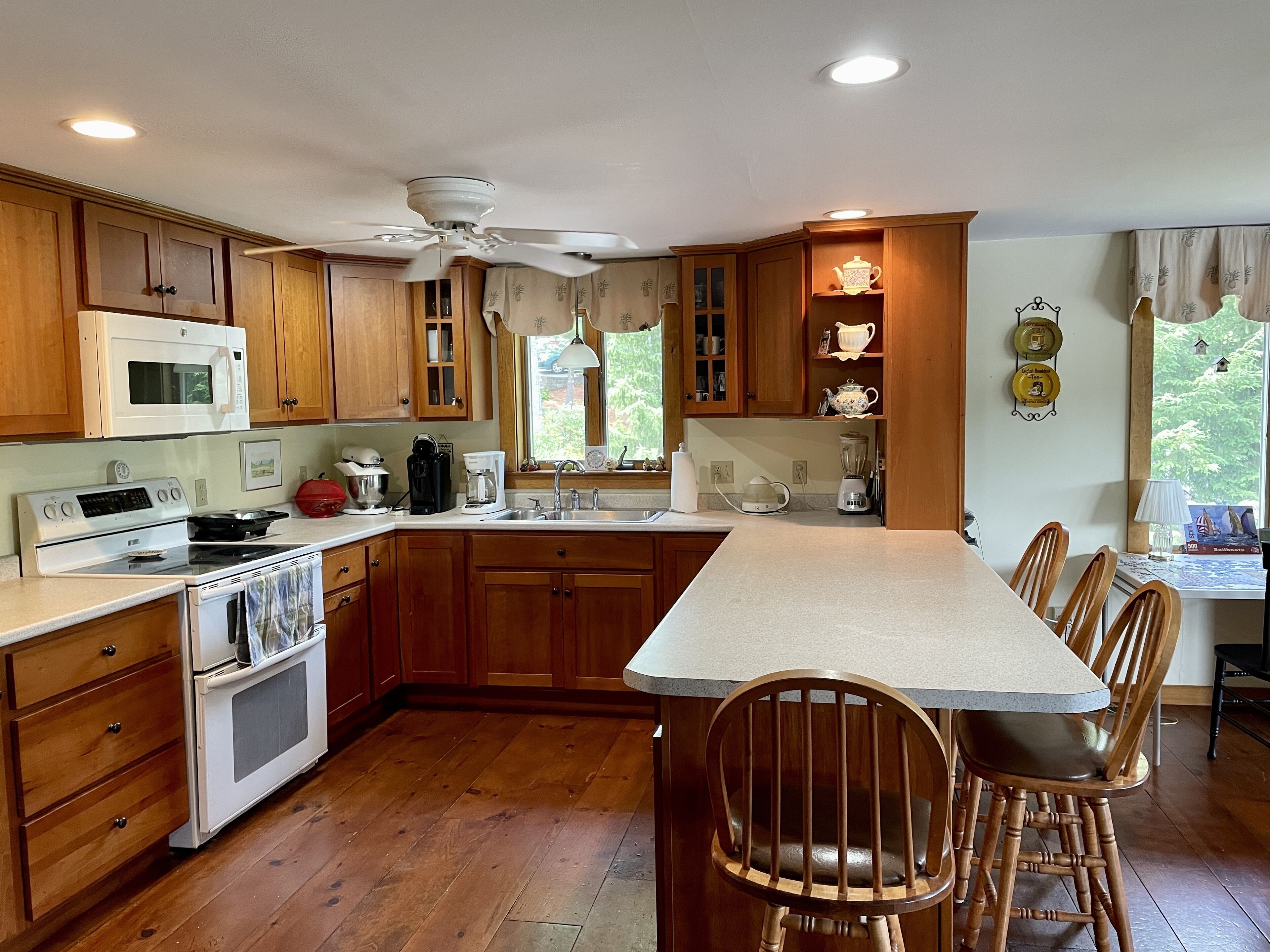 Large Family Home On Cassie Cove, Lake Ossipee