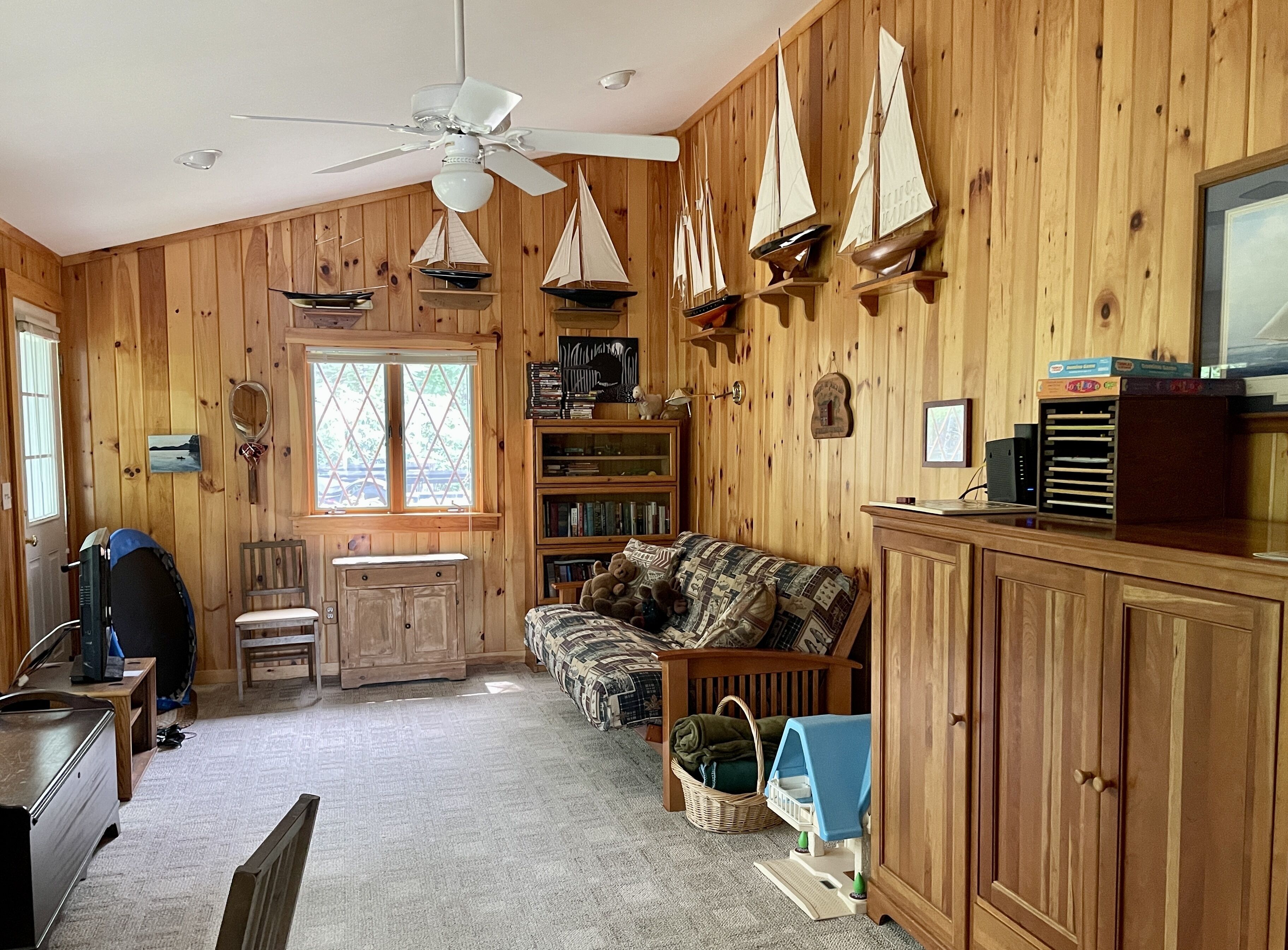 Large Family Home On Cassie Cove, Lake Ossipee
