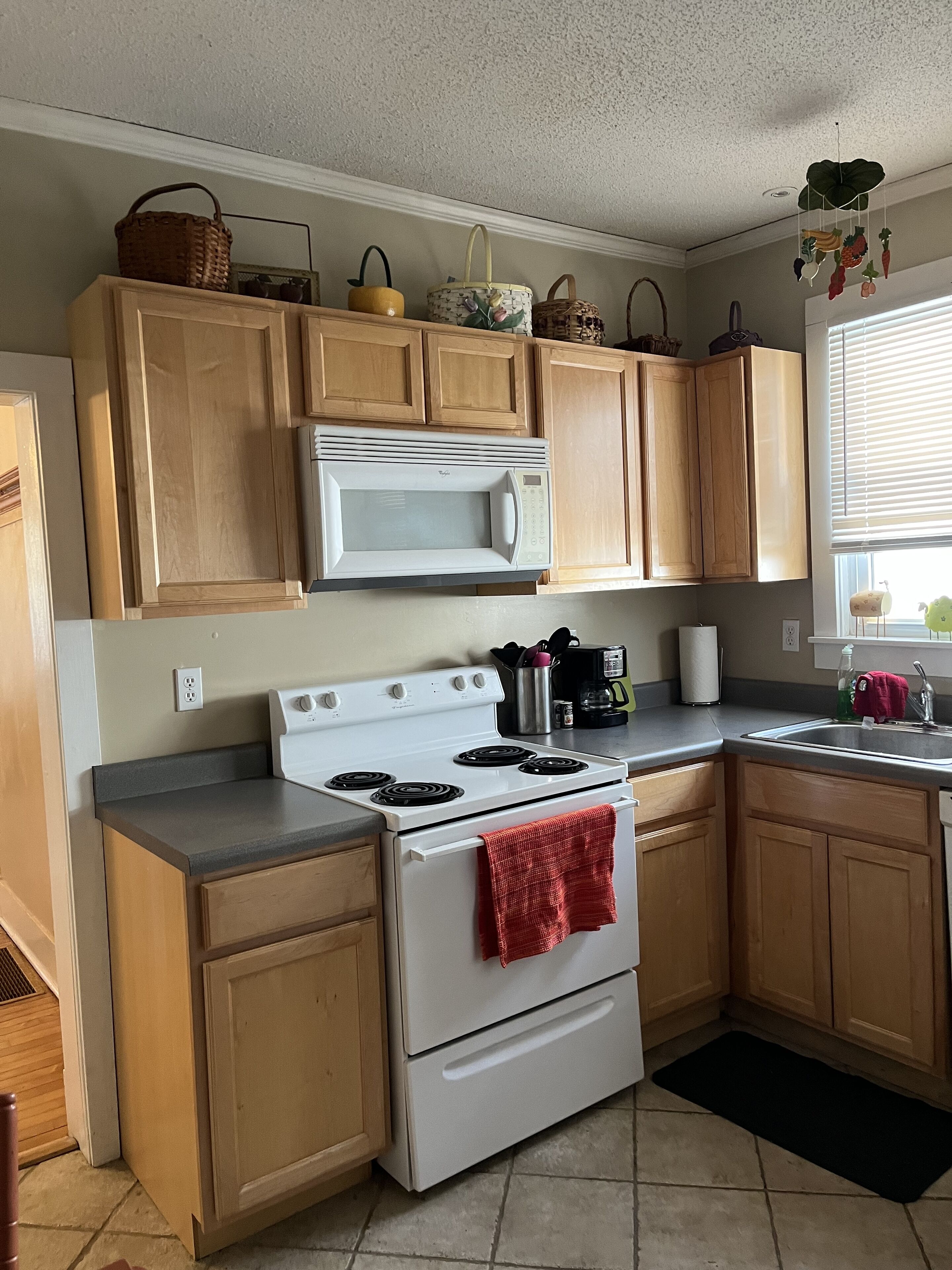 Walk to town & Silver Beach.  Last-minute cancellation LABOR DAY WEEKEND 