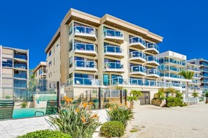 Exterior - Holiday@Gary's Bayfront-BalconyView+parking+bikes! (San Diego)
