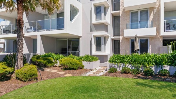 Exterior - 5/13-15 Beach Road, Hawks Nest (HAWKS NEST)