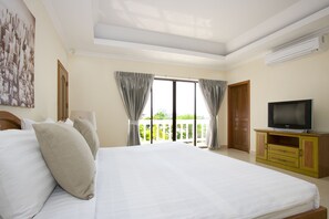 4 bedrooms, Internet - 4bdr Avoca Pool Villas  (Muang Pattaya)