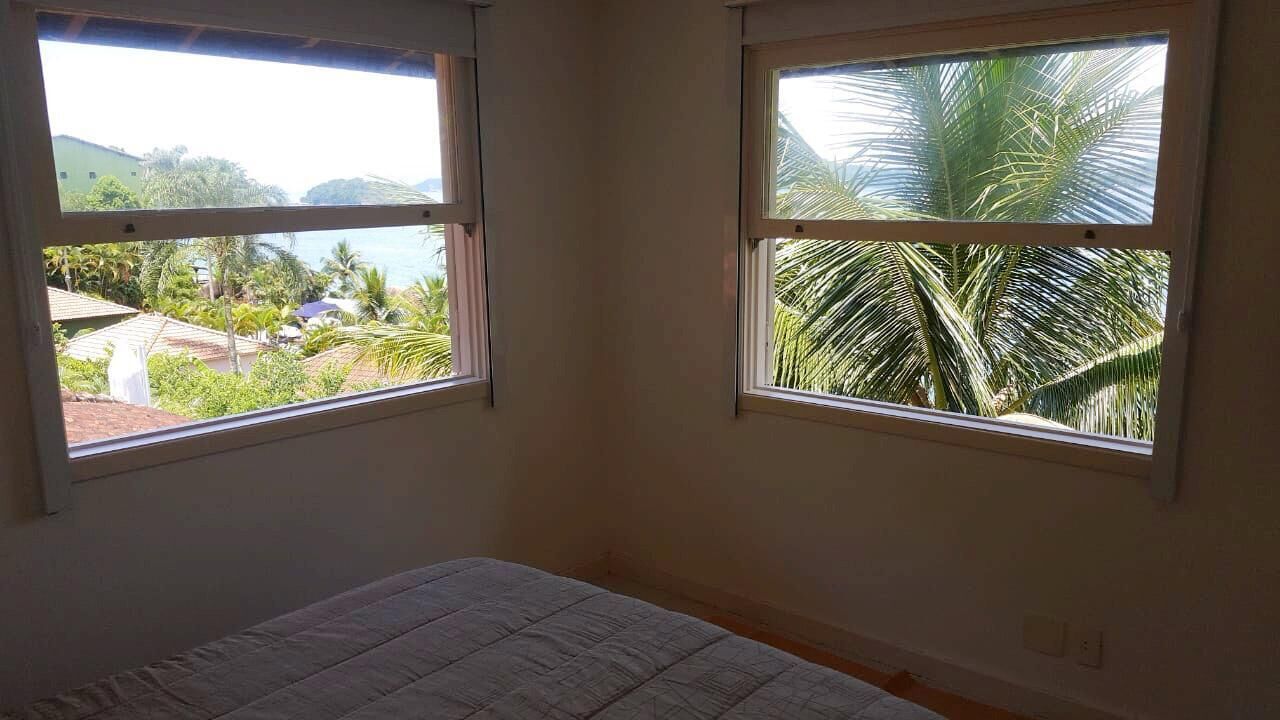 House in front of the sea, Praia do Café Condominium, Angra dos Reis