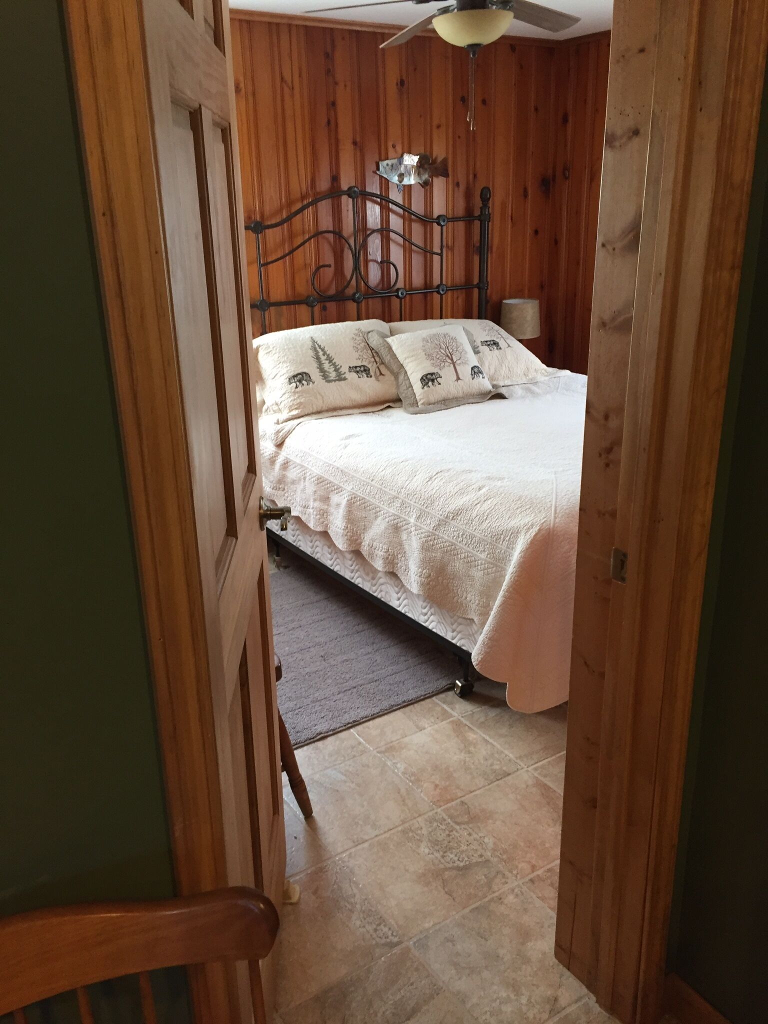 Cozy cabin in the Irish Hills, lake access