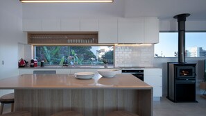 Køleskab, mikrobølgeovn, ovn