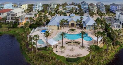 Top Floor - Lake Views - Walk to Beach - Pet Friendly - Large Unit