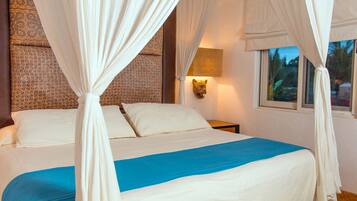 7 bedrooms, desk, iron/ironing board, WiFi