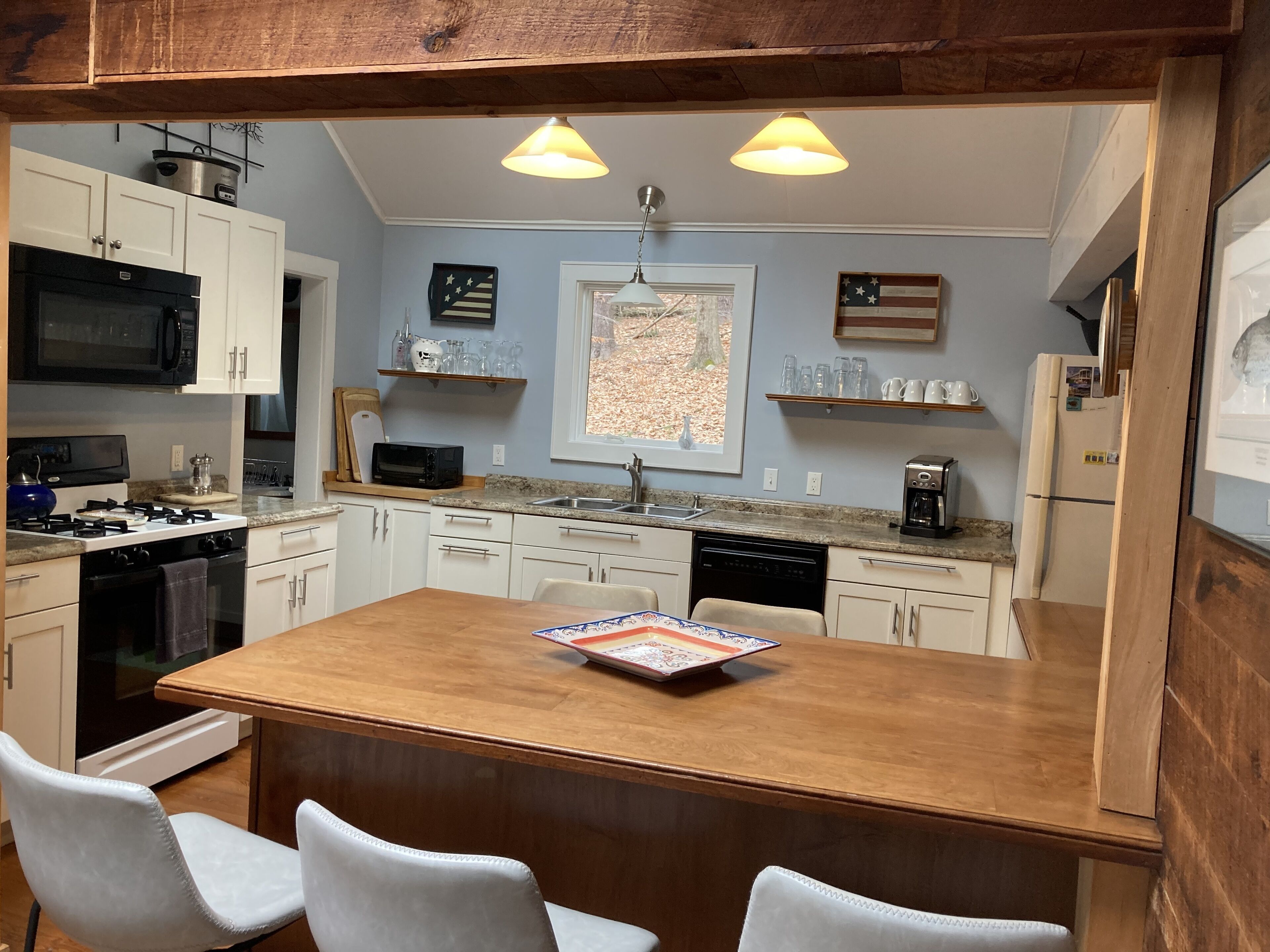 Dock on Lake Garfield, 10 min to Butternut, Wifi, So Fun!