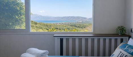 3 bedrooms, desk, iron/ironing board, WiFi