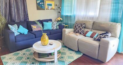 Atlanta Bungalow Near Mercedes Benz with fenced backyard ideal for longterm stay