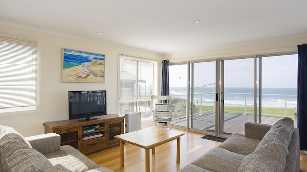 TV, DVD-spiller og musikkbibliotek