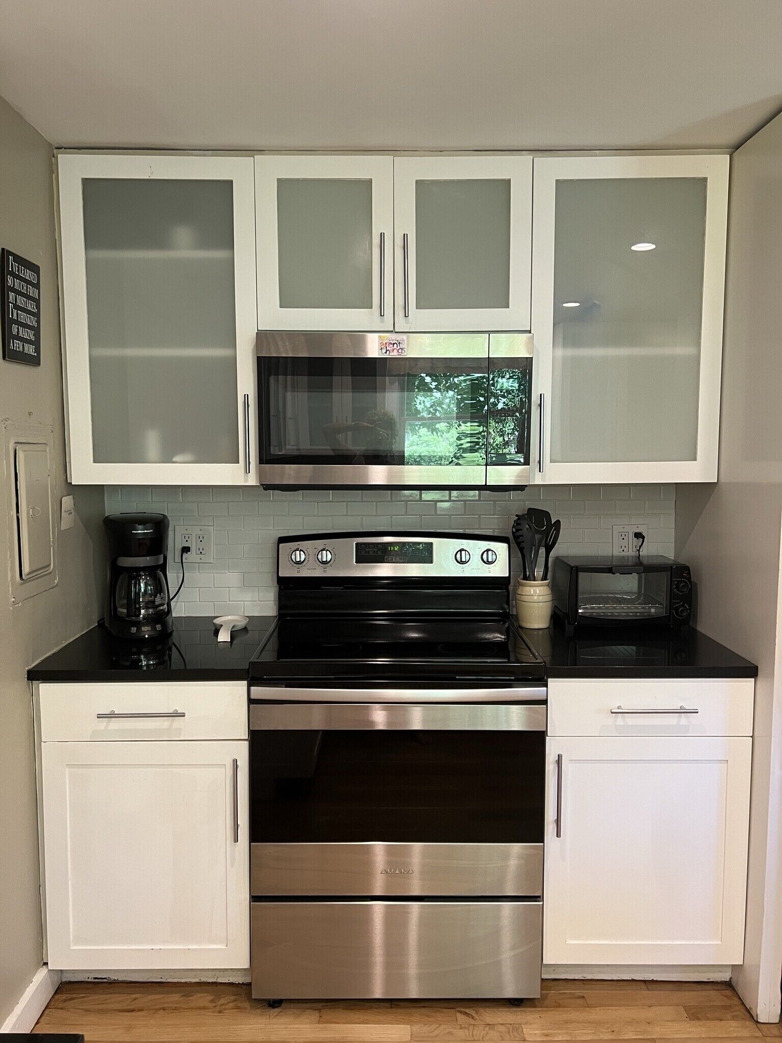 Private Riverfront w Pool/Hot Tub/Cabins. Sanctuary for Family/Friend Gatherings