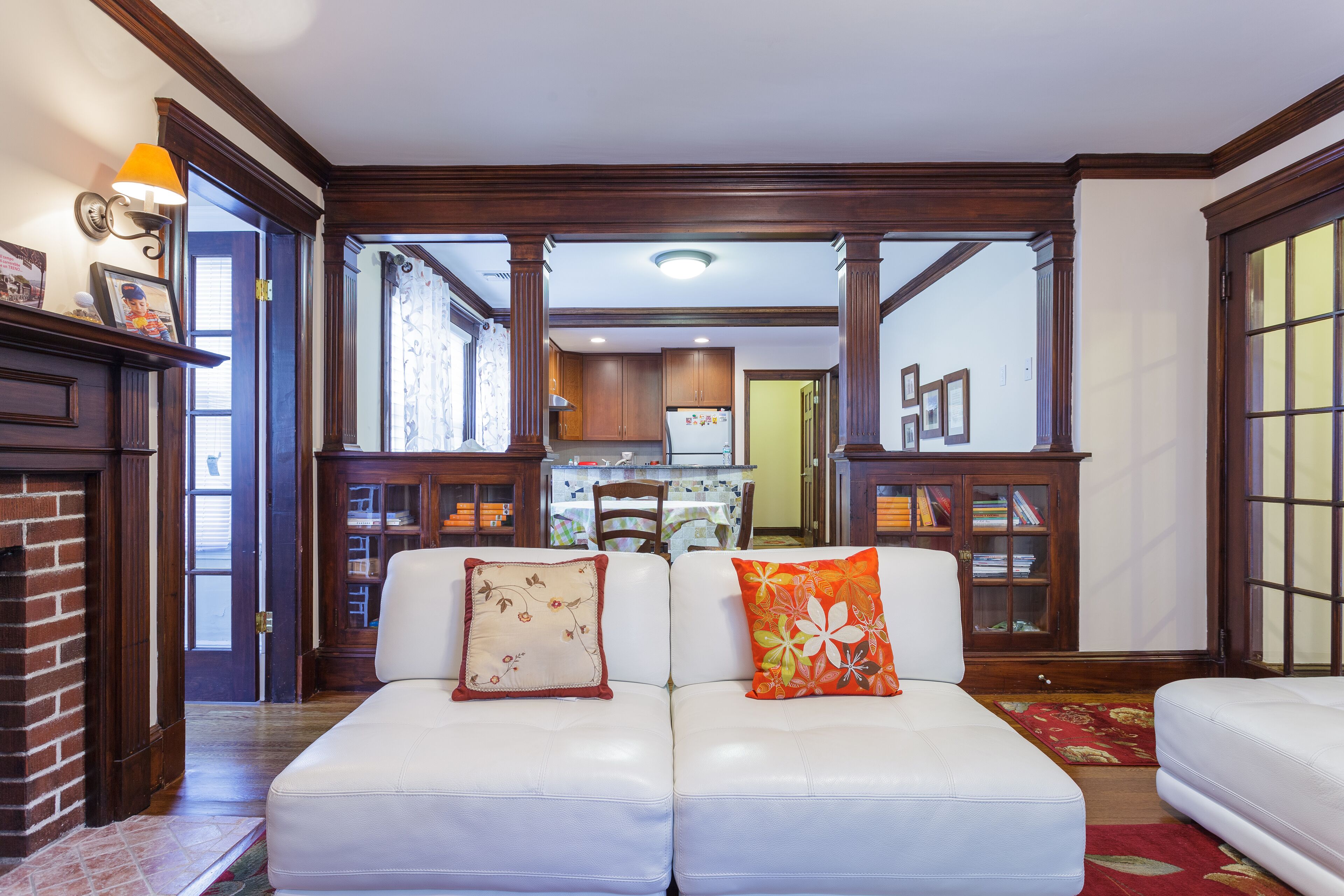 European style 3 Bed/2 Bath close to all (20 min to Back Bay/Copley Sq.)