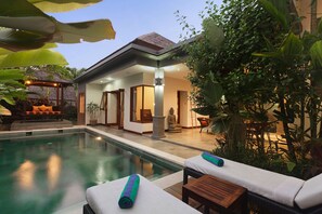 Outdoor pool - Secluded 1 Bedroom Pool Villa, Daily attentive staff service (Canggu)