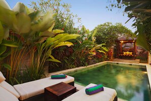 Outdoor pool - Secluded 1 Bedroom Pool Villa, Daily attentive staff service (Canggu)