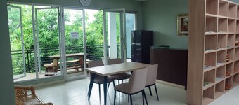 Footprints Backpacker - Hostel