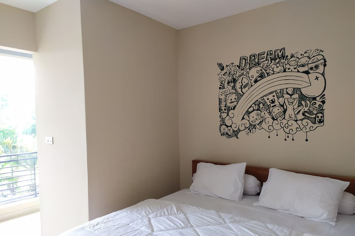 Chambre Double | Bureau, draps fournis