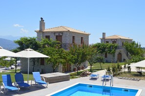 Outdoor pool - Traditional stone villa with its private pool and a magnificent view (Lefkas)