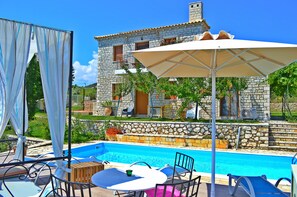 Outdoor pool - Traditional stone villa with its private pool and a magnificent view (Lefkas)