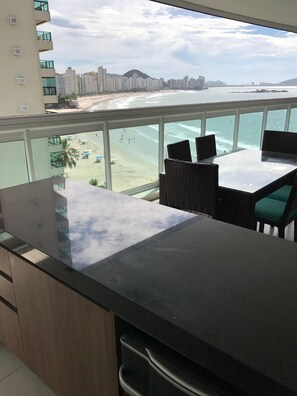 Dining - Beautiful ocean view - Best condo in the city. Ocean (guaruja)