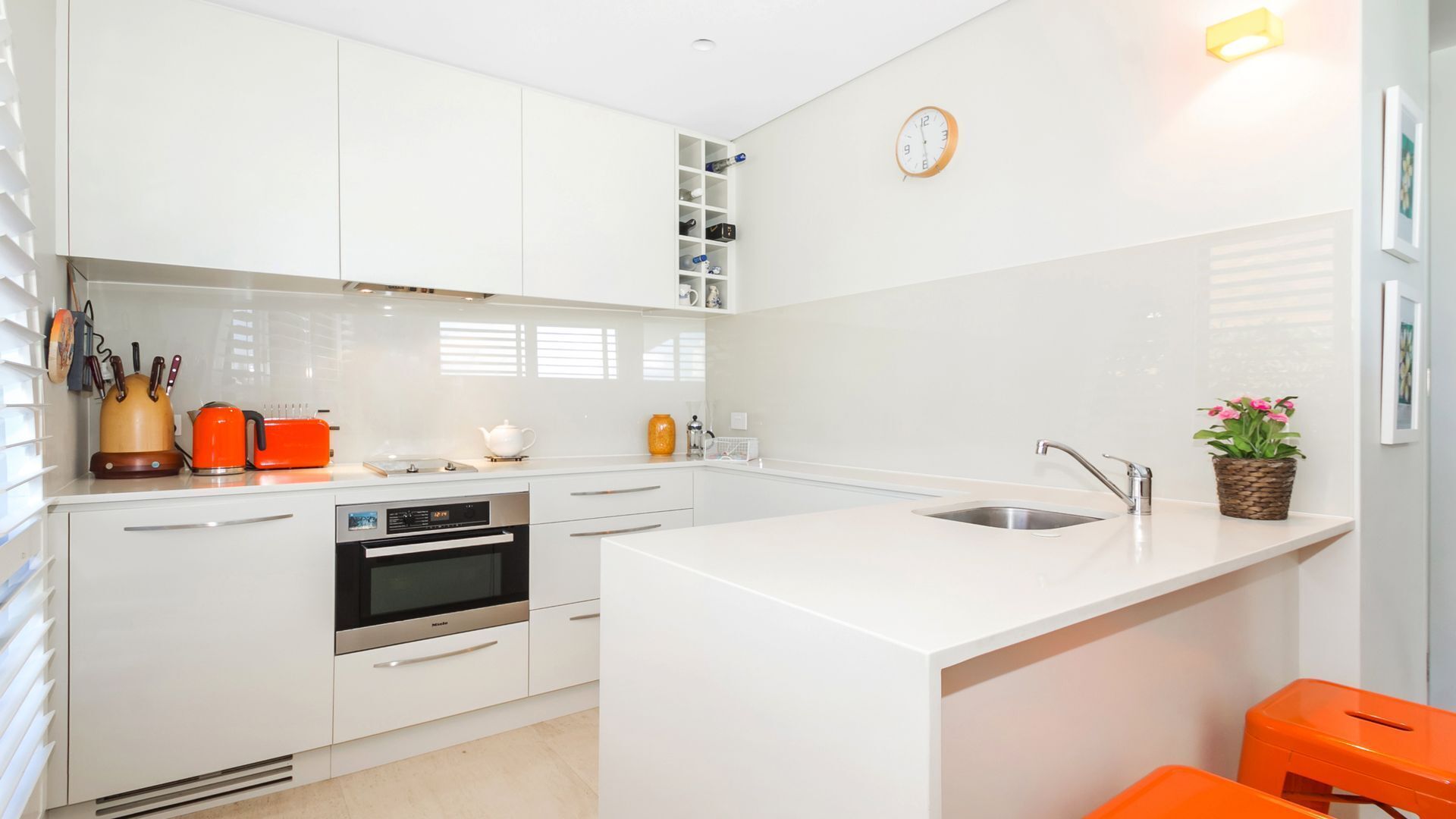 Balmoral Beach Beauty  - DIRECT BEACHFRONT romantic getaway — image 3